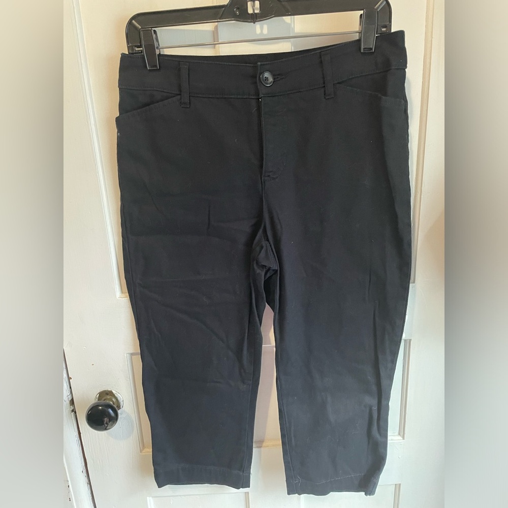 St. John's Bay Navy Blue Capri Pants
